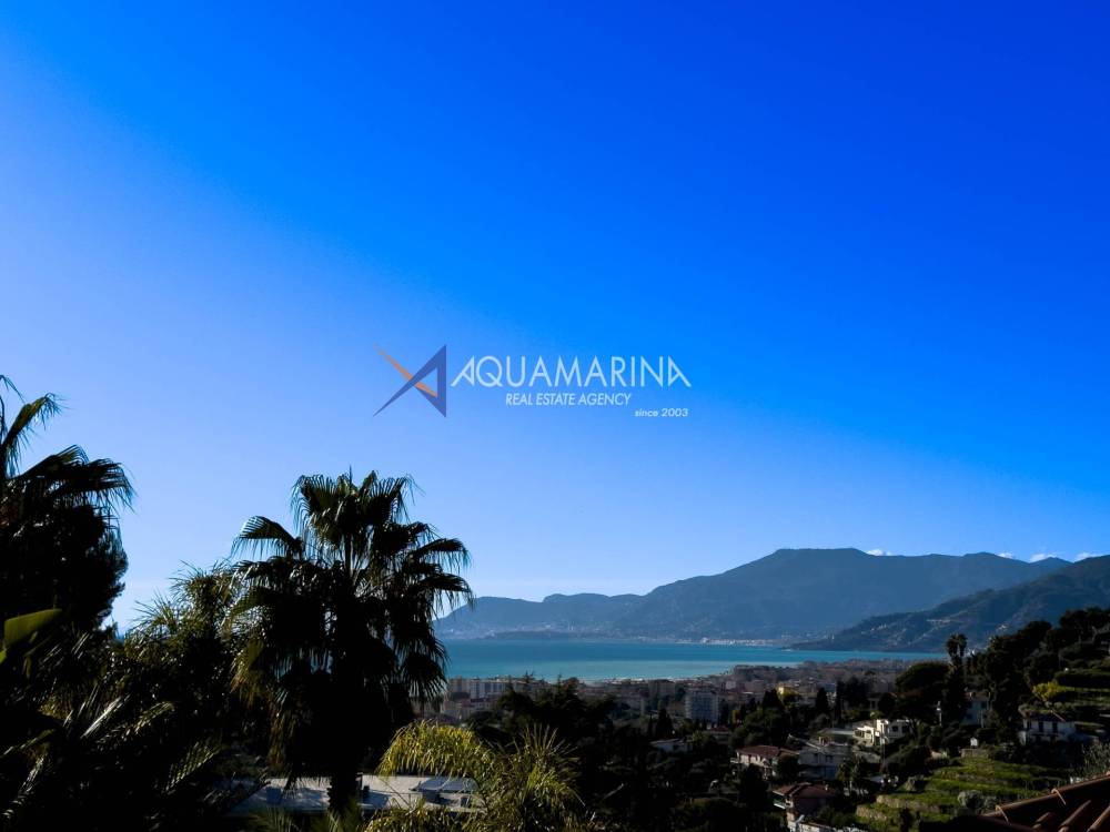 casa indipendente in vendita a Bordighera