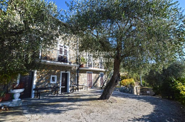 casa indipendente in vendita a Bordighera in zona Sasso