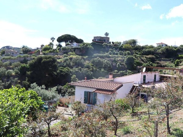casa indipendente in vendita a Bordighera