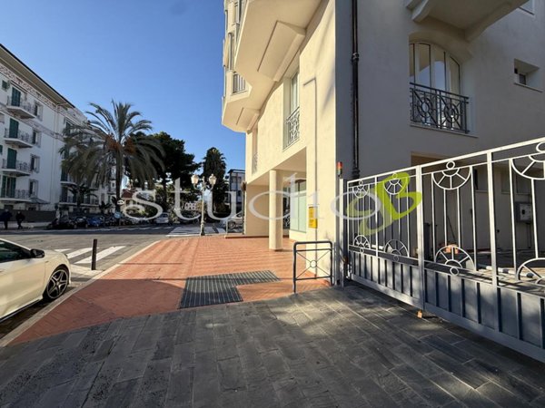 negozio in vendita a Bordighera