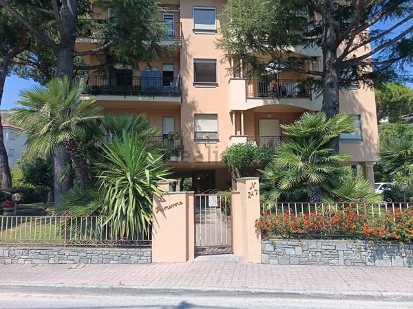 appartamento in vendita a Bordighera in zona Borghetto San Nicolò