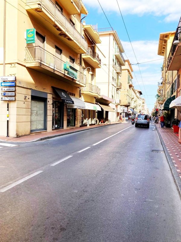 negozio in vendita a Bordighera