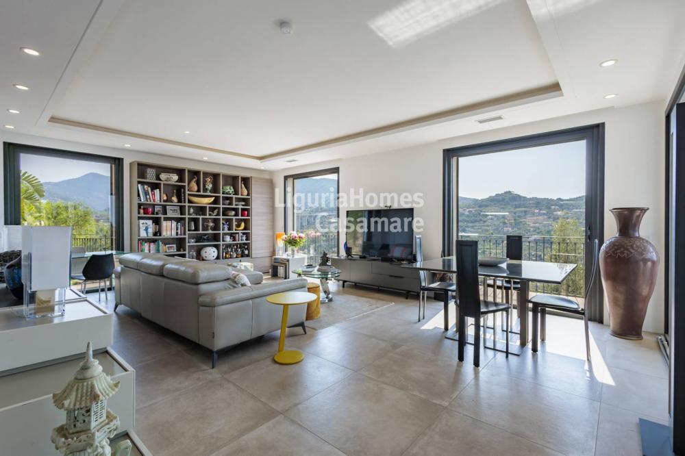 casa indipendente in vendita a Bordighera