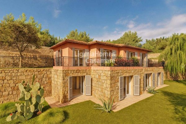casa indipendente in vendita a Bordighera