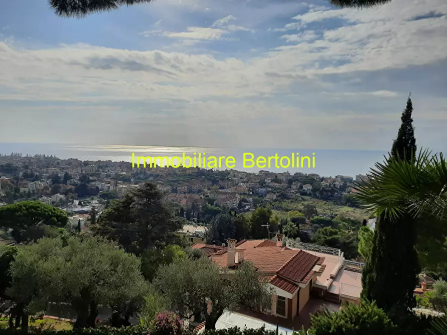 casa indipendente in vendita a Bordighera