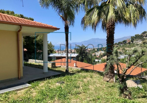 casa indipendente in vendita a Bordighera