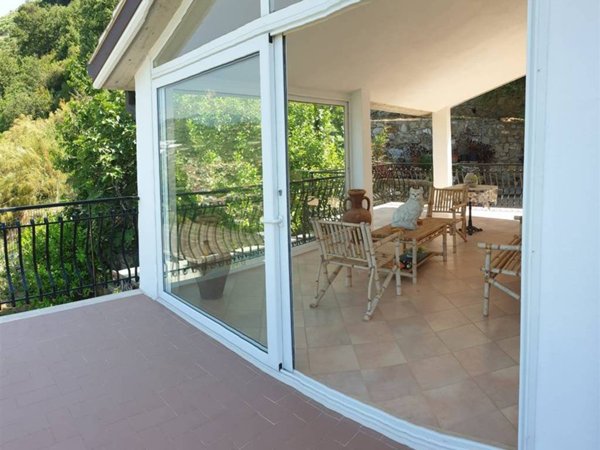 casa indipendente in vendita a Bordighera in zona Borghetto San Nicolò