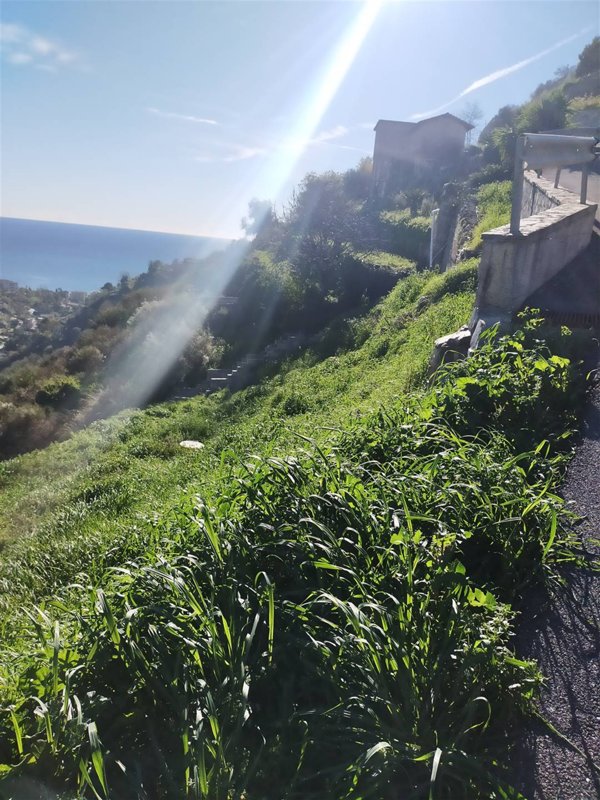 terreno edificabile in vendita a Bordighera
