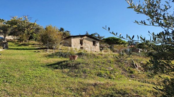 casa indipendente in vendita a Bordighera