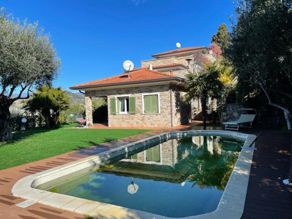 casa indipendente in vendita a Bordighera