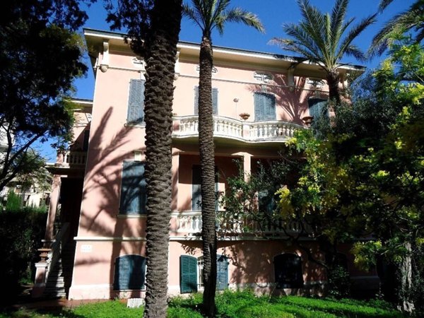 casa indipendente in vendita a Bordighera