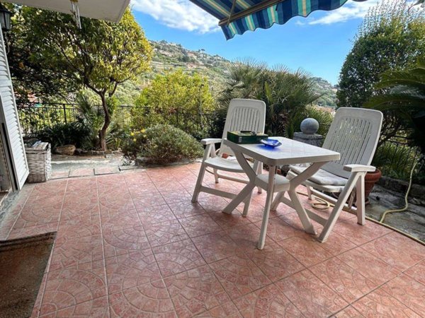 appartamento in vendita a Bordighera in zona Borghetto San Nicolò