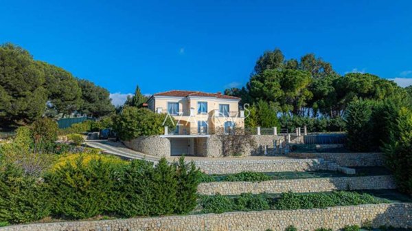casa indipendente in vendita a Bordighera
