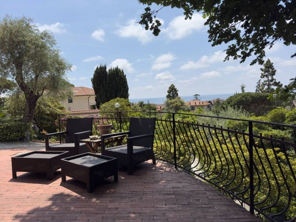 casa indipendente in vendita a Bordighera