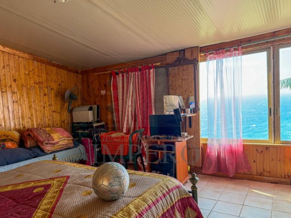 casa indipendente in vendita a Bordighera