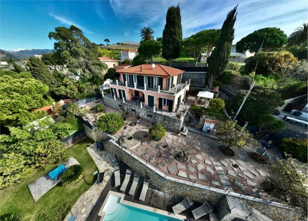 casa indipendente in vendita a Bordighera