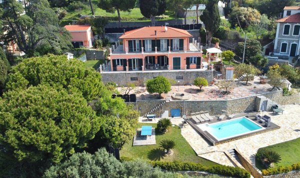 casa indipendente in vendita a Bordighera