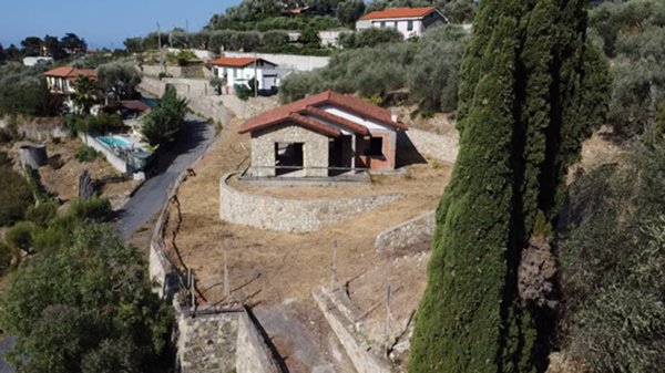 casa indipendente in vendita a Bordighera