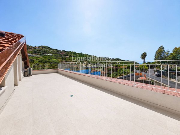 appartamento in vendita a Bordighera in zona Borghetto San Nicolò