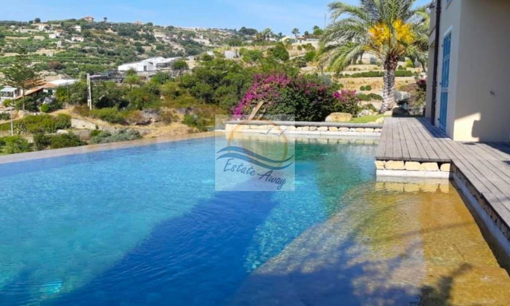 casa indipendente in vendita a Bordighera