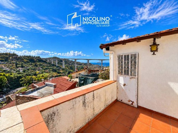 casa indipendente in vendita a Bordighera in zona Borghetto San Nicolò