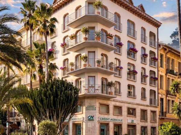 albergo in vendita a Bordighera