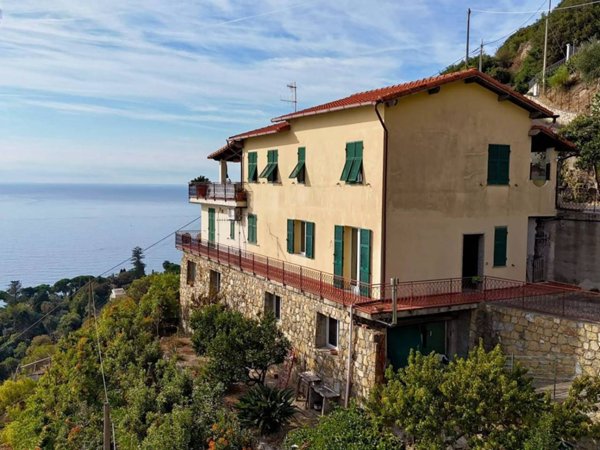 casa indipendente in vendita a Bordighera