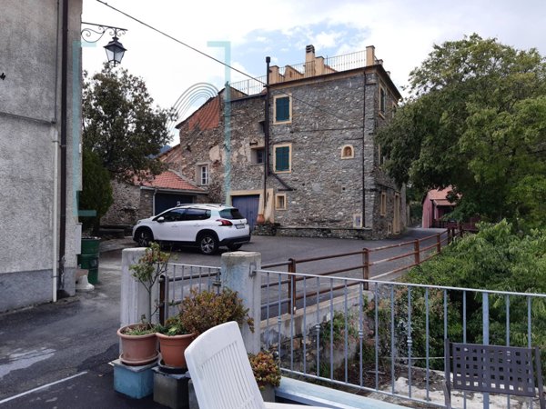 casa indipendente in vendita a Borghetto d'Arroscia in zona Ubaga