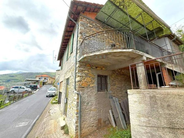 casa indipendente in vendita a Borghetto d'Arroscia in zona Gavenola