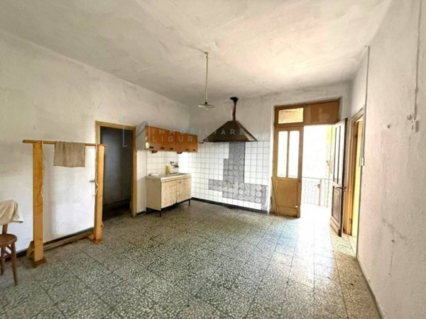 casa indipendente in vendita a Borghetto d'Arroscia in zona Gavenola