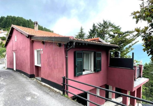 appartamento in vendita a Borghetto d'Arroscia in zona Ubaga