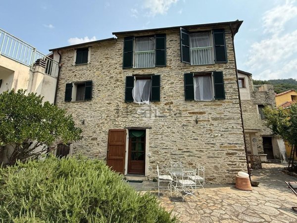 casa indipendente in vendita a Borghetto d'Arroscia
