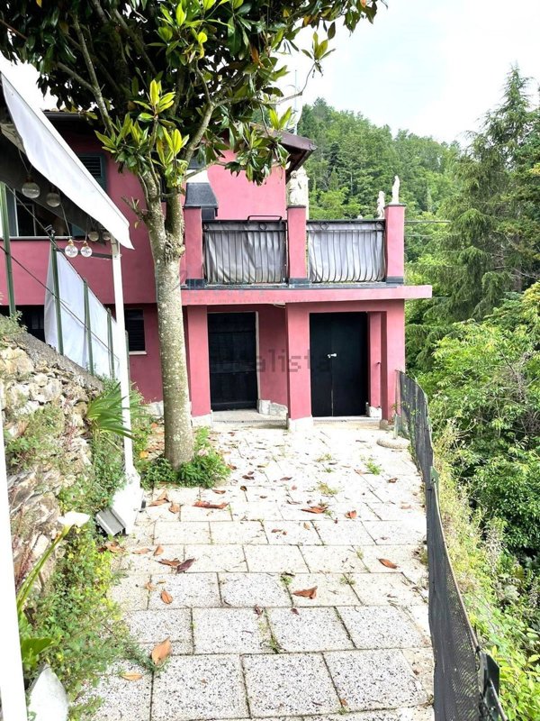 casa indipendente in vendita a Borghetto d'Arroscia in zona Ubaga
