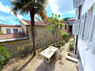 casa indipendente in vendita a Borghetto d'Arroscia in zona Ubaga