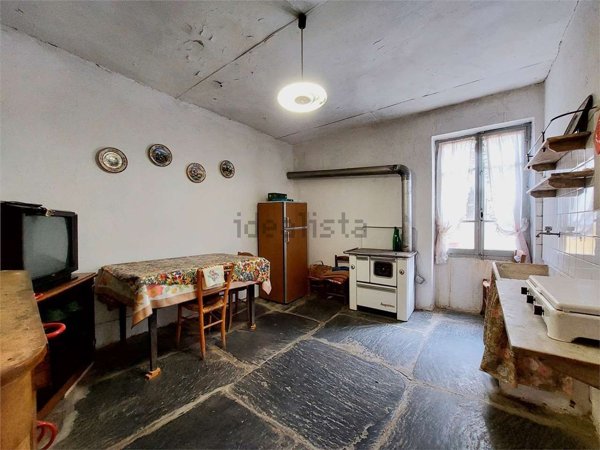 casa indipendente in vendita a Borghetto d'Arroscia in zona Leverone