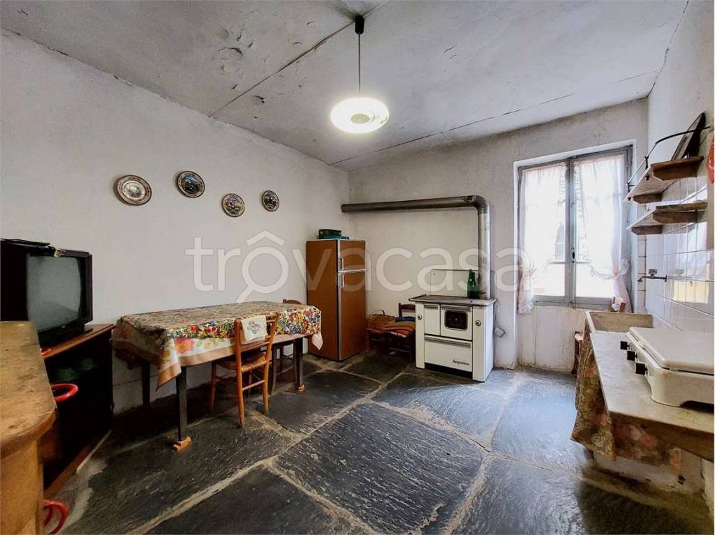 casa indipendente in vendita a Borghetto d'Arroscia in zona Leverone