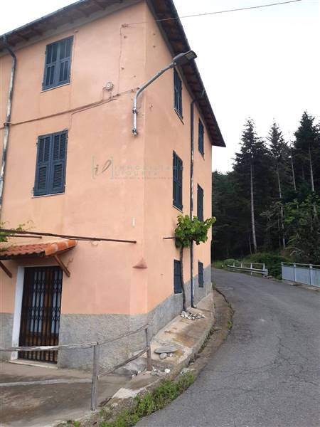 casa indipendente in vendita a Borghetto d'Arroscia in zona Gazzo