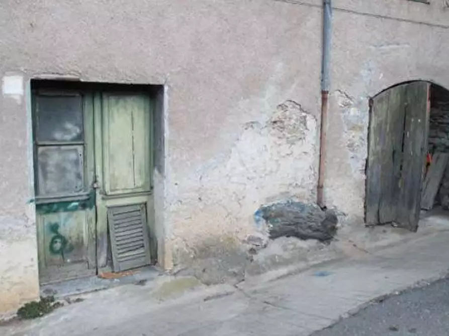 locale di sgombero in vendita a Borghetto d'Arroscia