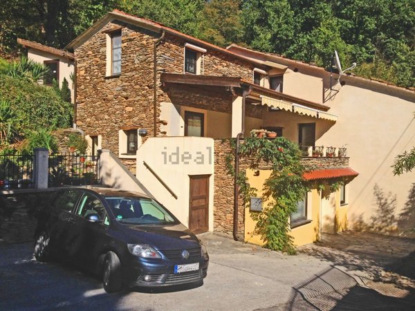 casa indipendente in vendita a Borghetto d'Arroscia in zona Gazzo
