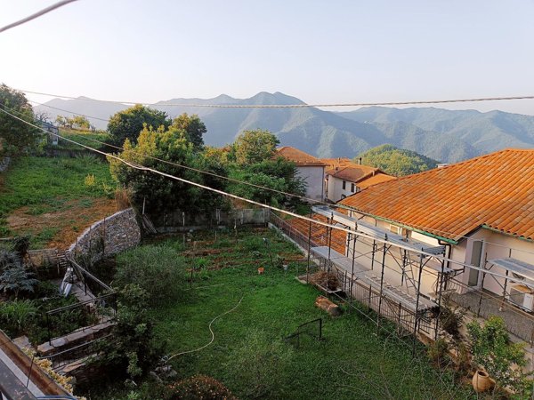 casa indipendente in vendita a Borghetto d'Arroscia