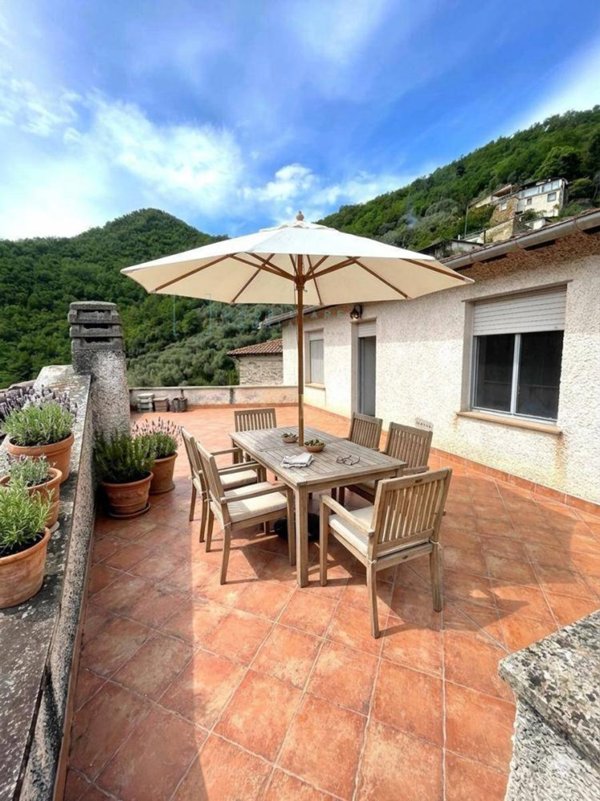 appartamento in vendita a Borghetto d'Arroscia in zona Ubaga