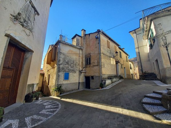 casa indipendente in vendita a Borgomaro in zona Conio