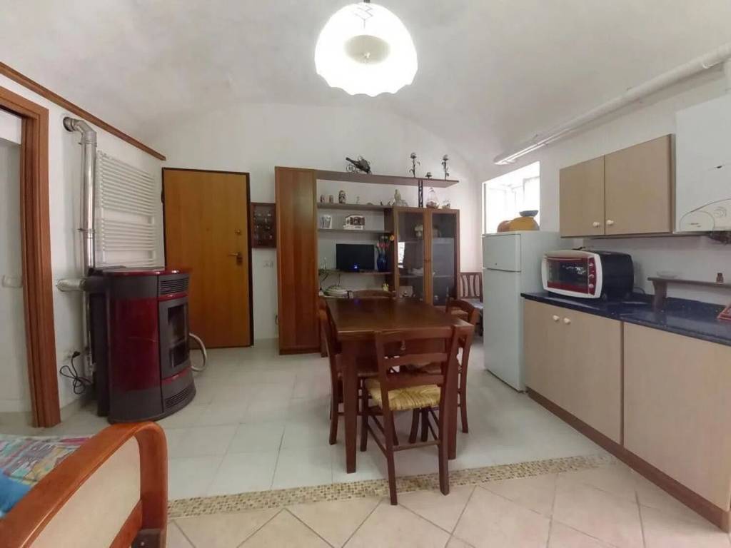 appartamento in vendita a Borgomaro in zona Conio
