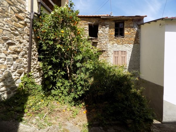 casa indipendente in vendita a Borgomaro in zona Ville San Sebastiano