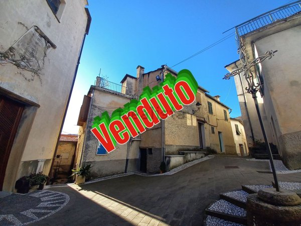 casa indipendente in vendita a Borgomaro in zona Conio
