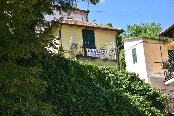 appartamento in vendita a Borgomaro in zona Conio