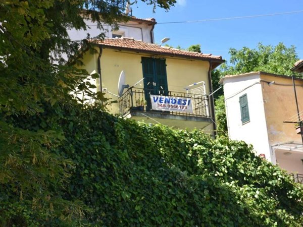 appartamento in vendita a Borgomaro in zona Conio
