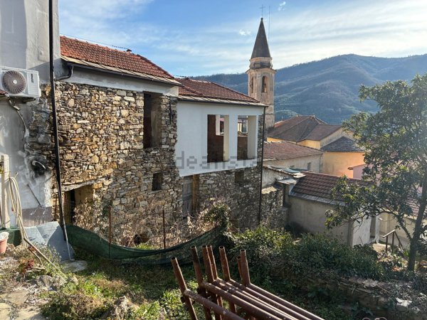 casale in vendita a Borgomaro in zona Candeasco