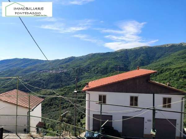 appartamento in vendita a Borgomaro in zona Conio