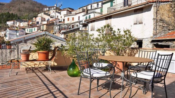 casa indipendente in vendita a Borgomaro in zona Candeasco